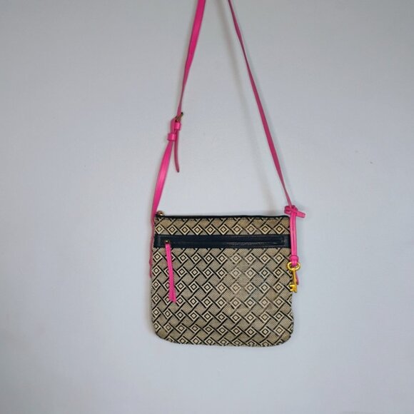 Fossil Black White Weave Geometric Pattern with Pink Leather Trim Crossbody Bag - Picture 5 of 11